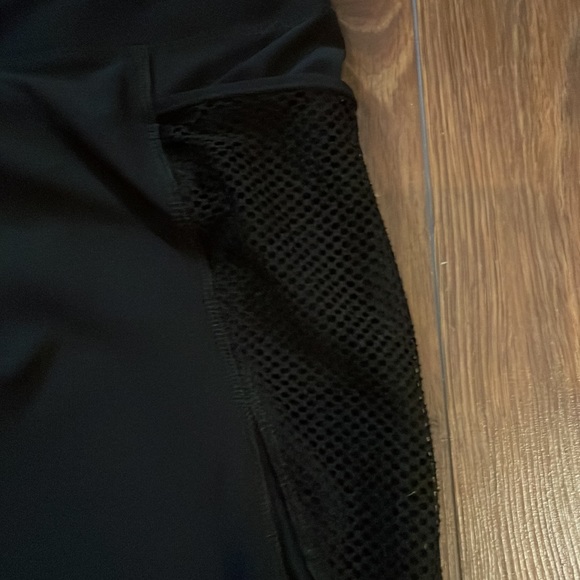 Black workout leggings size medium - Picture 3 of 5